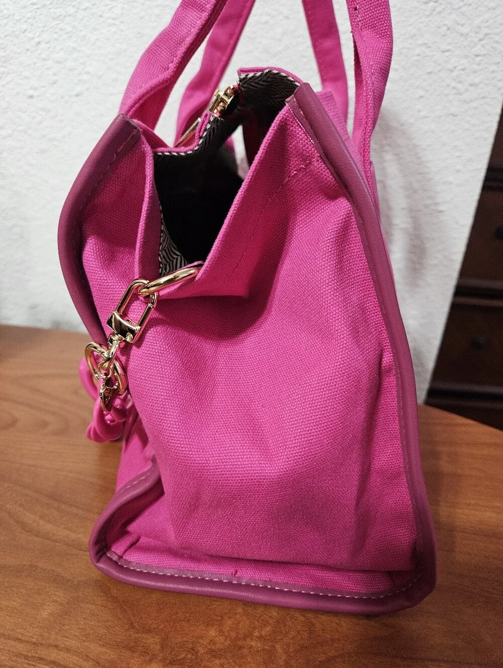 N/A stylish fuchsia
